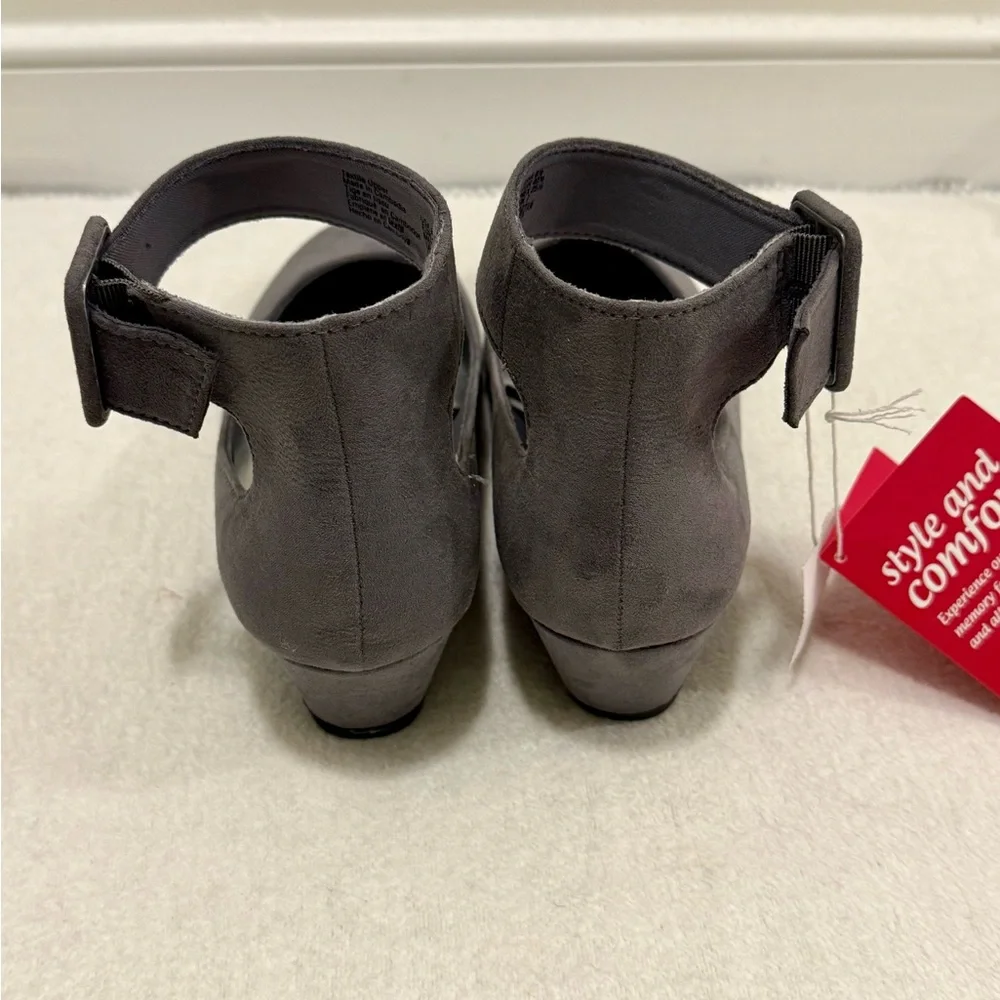 Gray Faux Suede Ankle Strap Wedge Sandals Comfort Cushioned Women’s 8.5 NWT